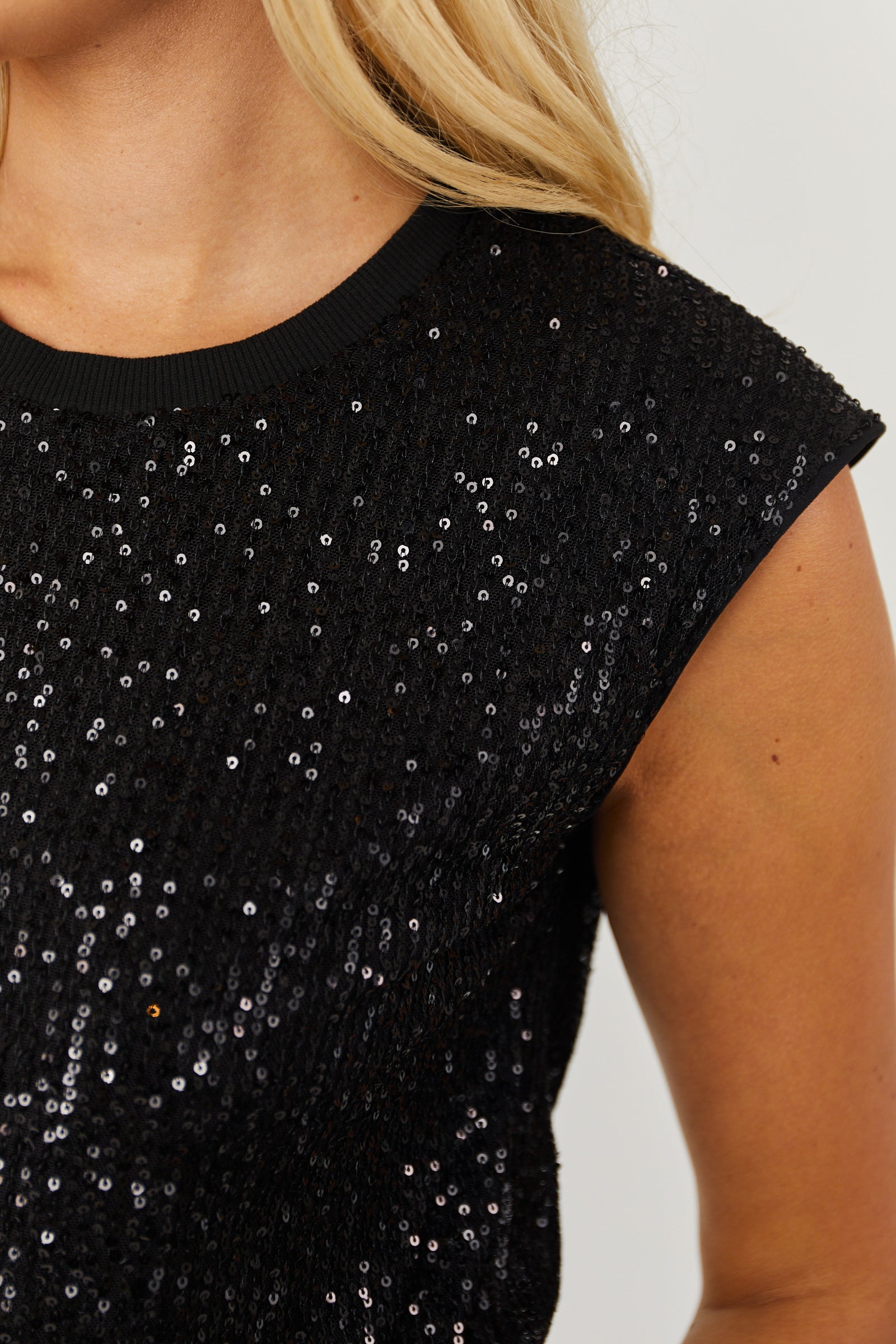 Black Sequins Detail Cap Sleeve Knit Top