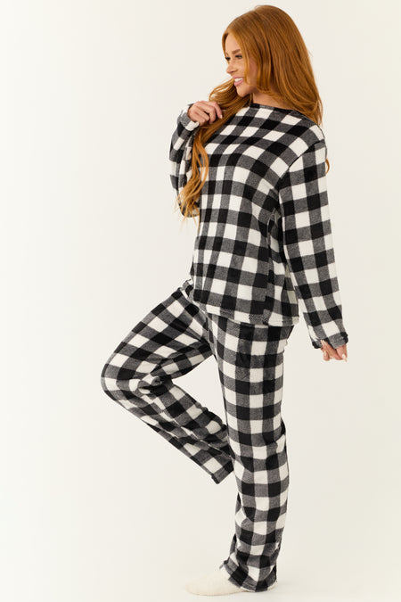 Black and White Checkered Plaid 2 Piece Soft Pajama Set