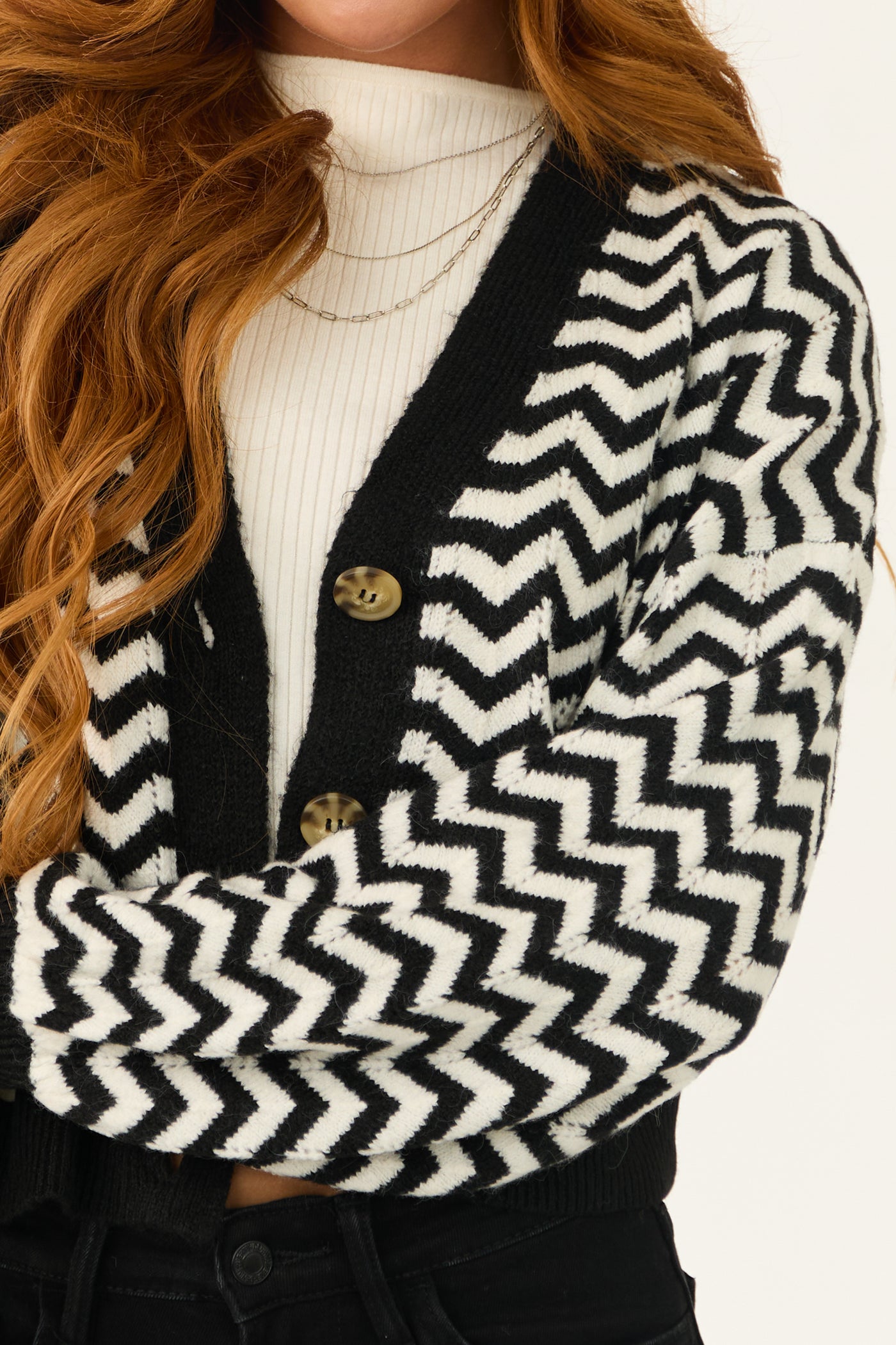 Black and White Chevron Printed Buttoned Cardigan