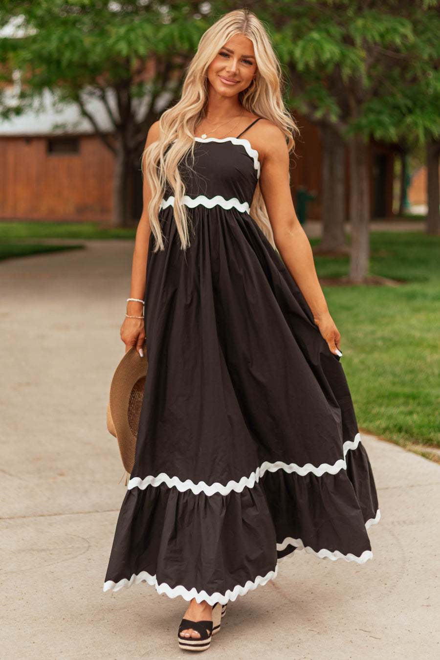 Black Wavy Contrast Trim Maxi Dress