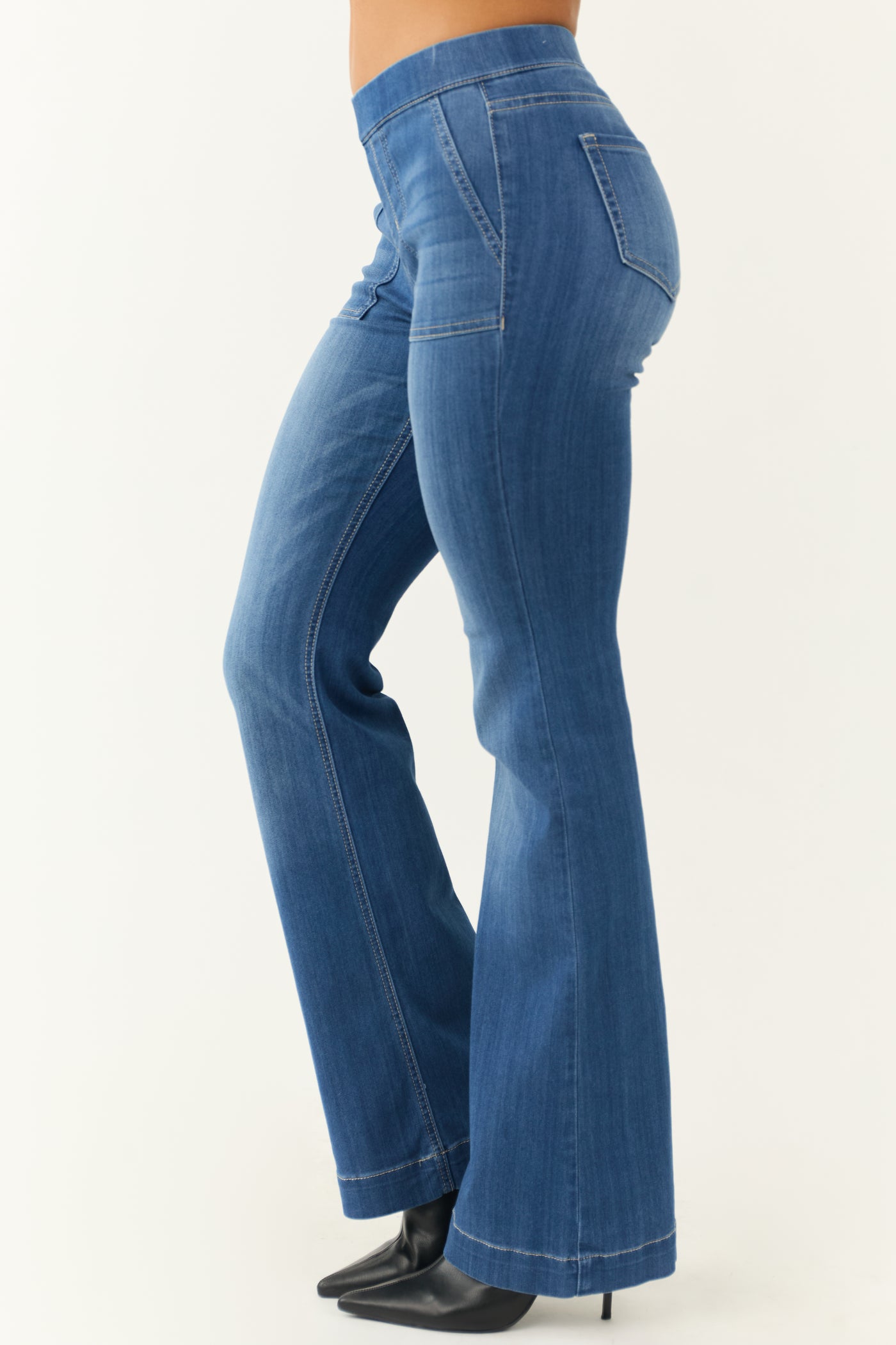 Cello Medium Wash Denim Mid Rise Flare Jeggings