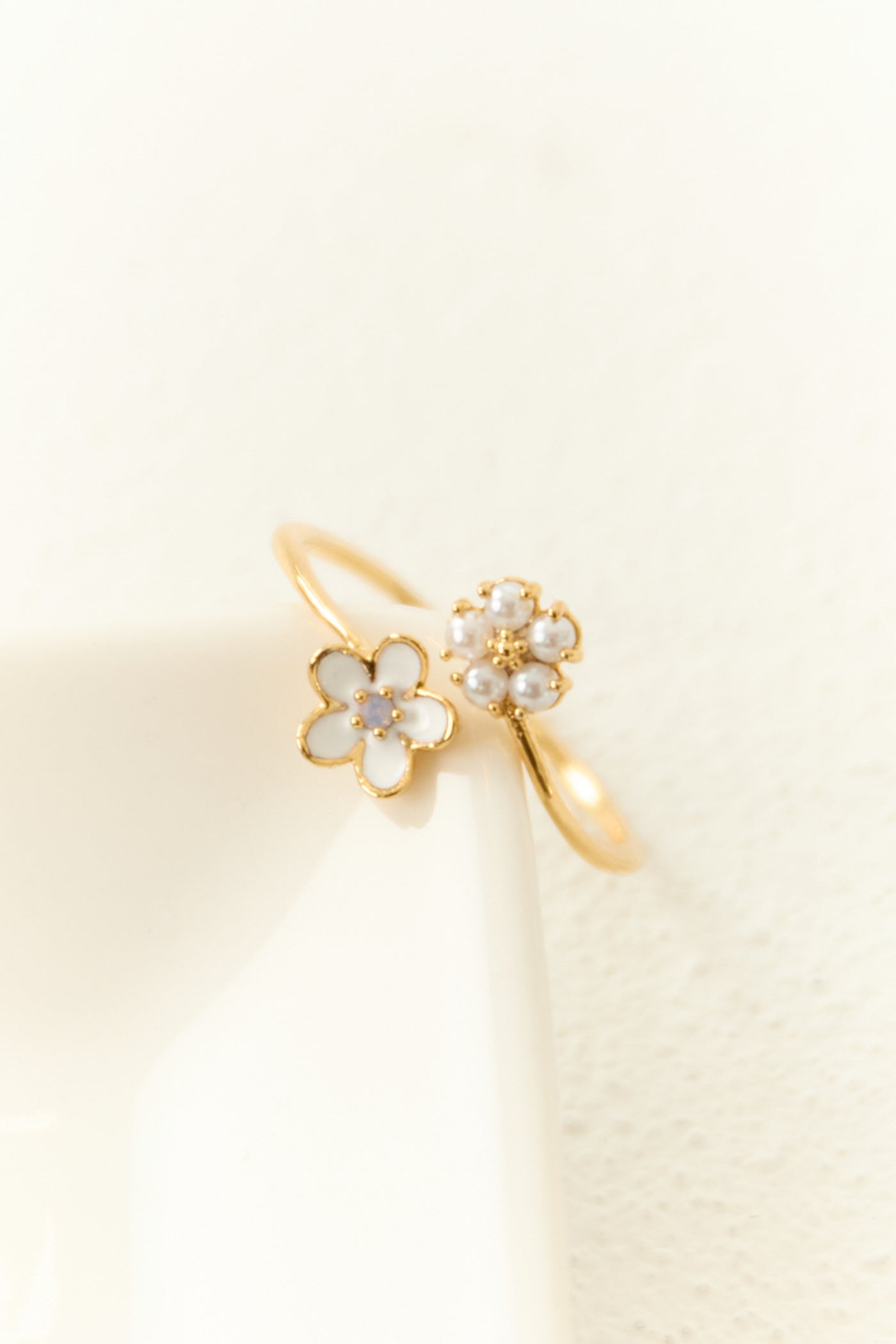 Gold Epoxy Pearl Flower Open Band Ring