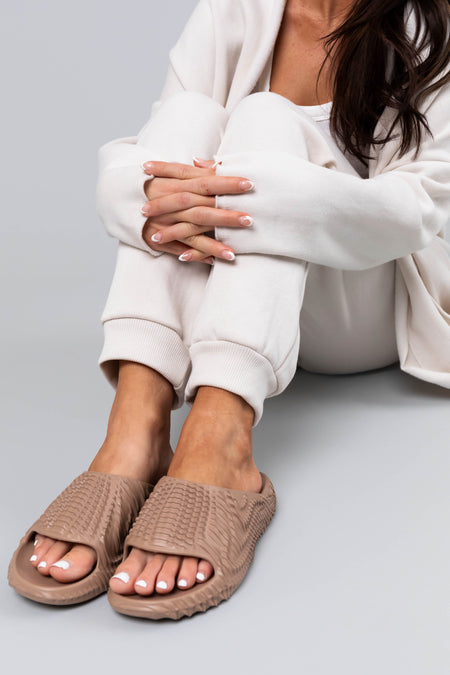 Mocha Ripple Texture Foam Slide Sandals