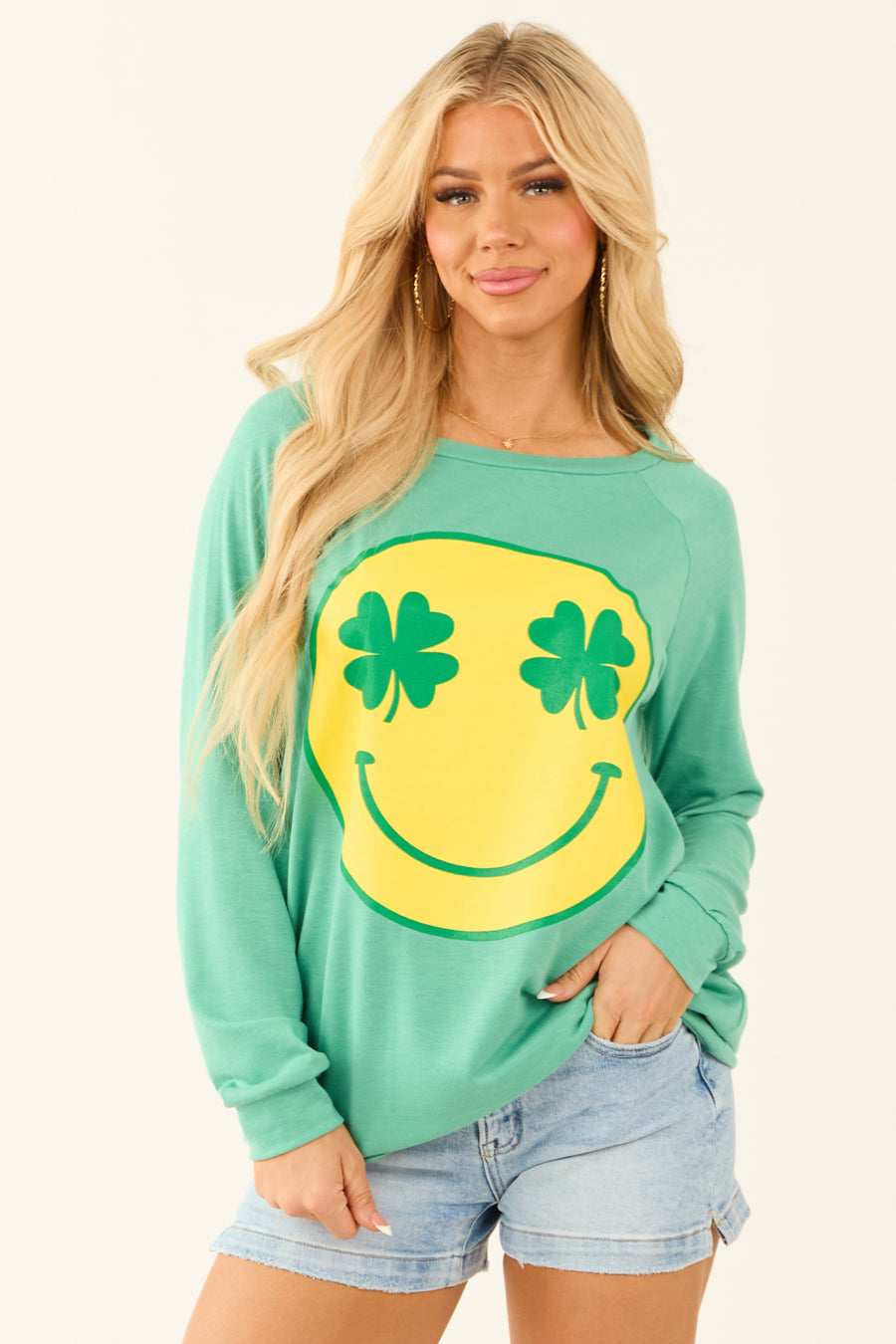 Seafoam Clover Smiley Graphic Pullover