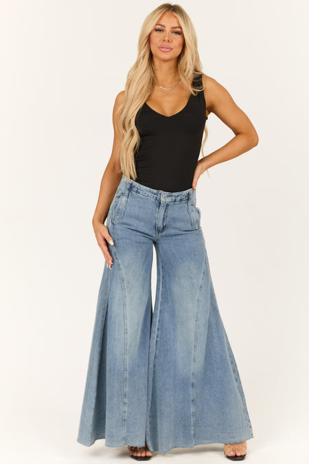 Signature 8 Medium Wash Super Wide Flare Jeans