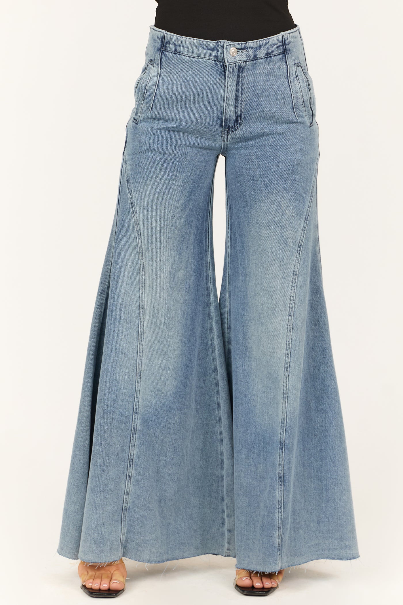 Signature 8 Medium Wash Super Wide Flare Jeans