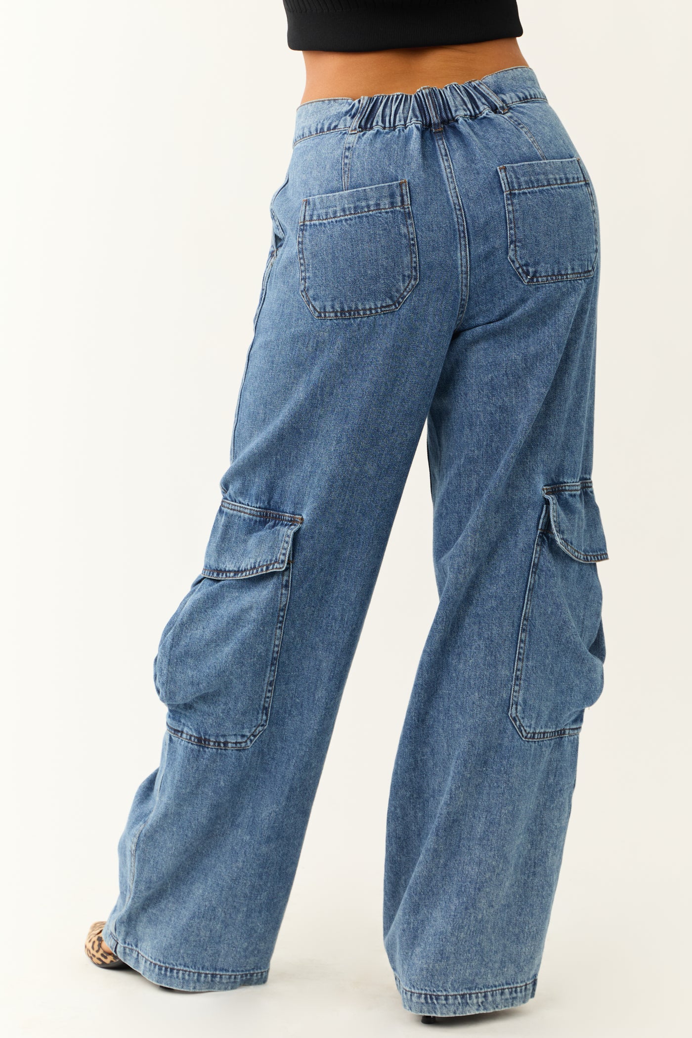 Signature8 Medium Wash Wide Leg Cargo Jeans