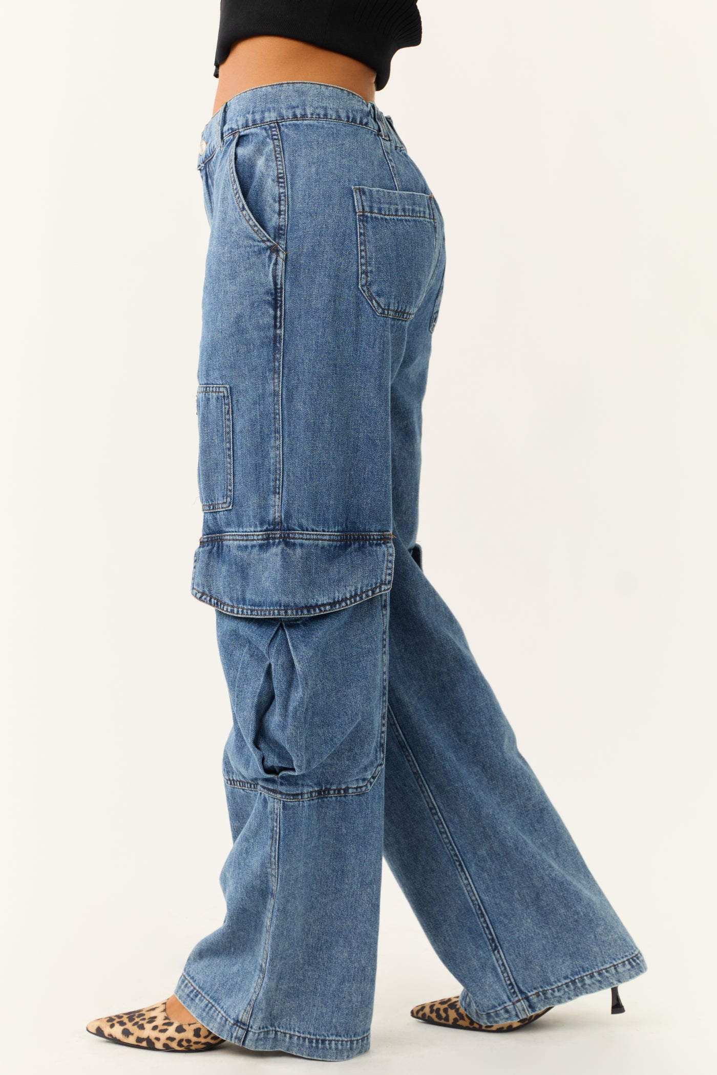 Signature8 Medium Wash Wide Leg Cargo Jeans