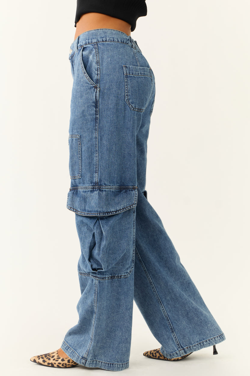 Signature8 Medium Wash Wide Leg Cargo Jeans