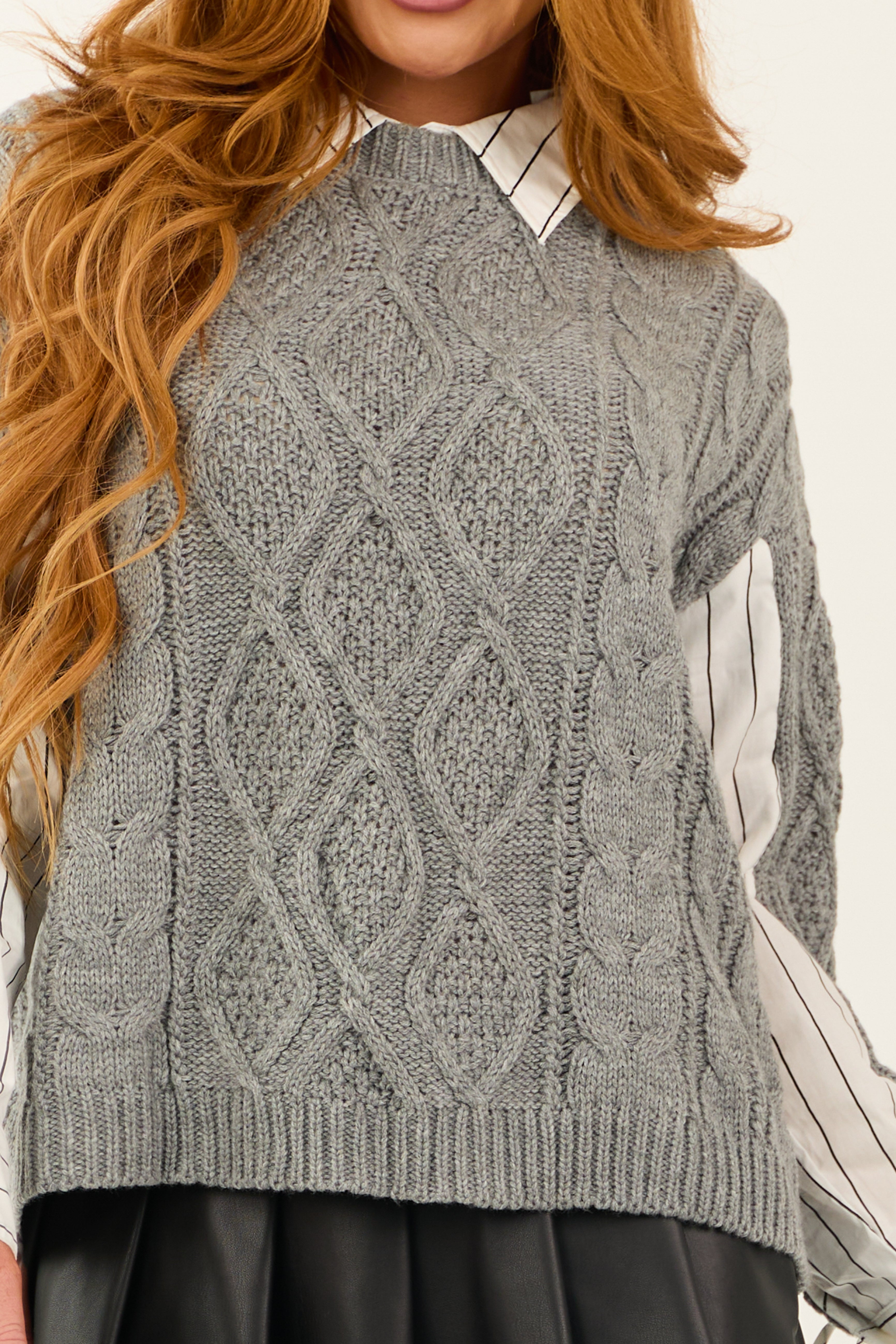 Stone Contrast Collared Cable Knit Sweater